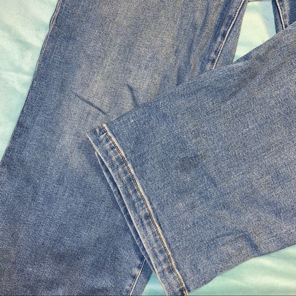 Universal Thread Blue Jeans - Picture 2 of 5